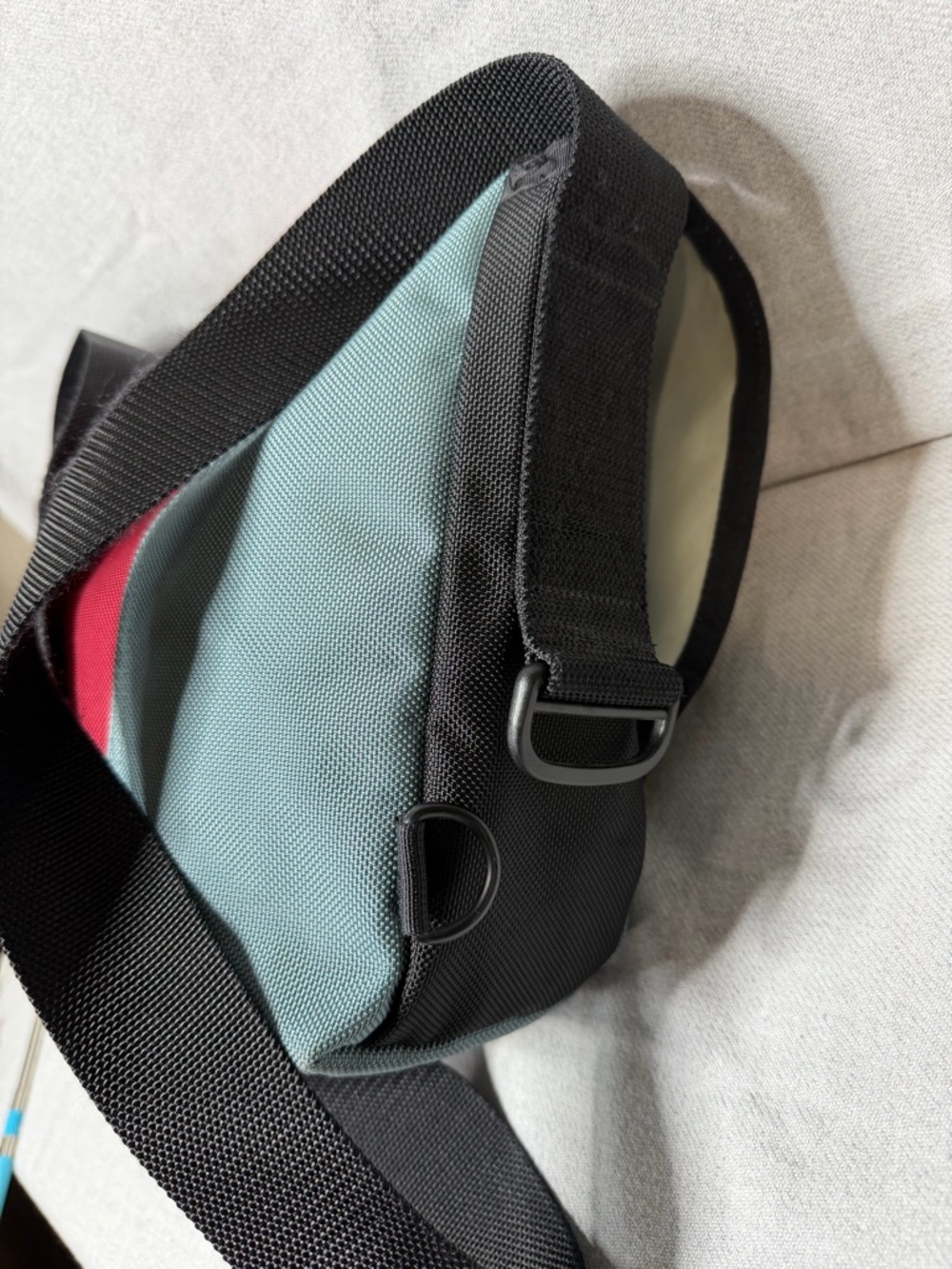 Vintage Timbuk2 Teal and Red Two-Tone Messenger Bag - Picture 5 of 16